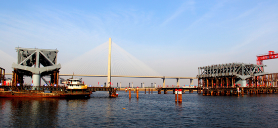 天津濱海新區(qū)海河特大橋施工現場